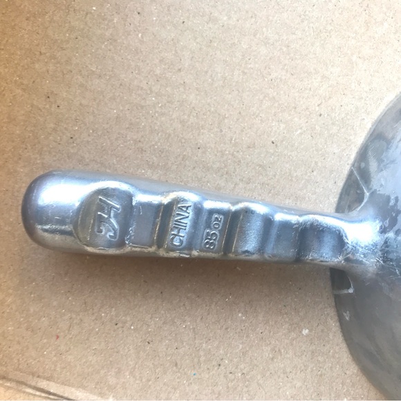 ThunderGroup85oz. One-Piece Cast Aluminum Ice Scoop
Used but in great condition - Picture 5 of 8